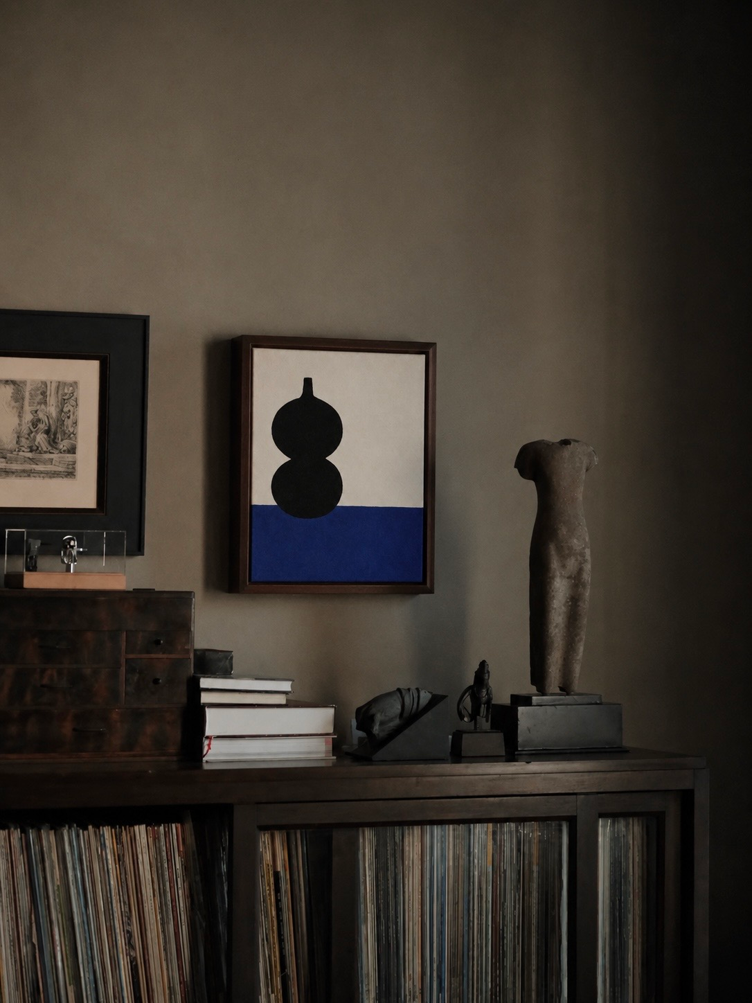 BLUE HULU｜Quiet Monument